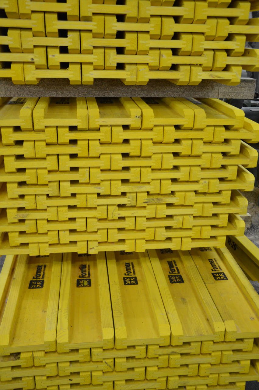 Фанера для опалубки – вологостійка, підходить для монолітного будівництва