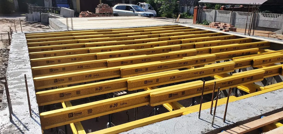 Балки на складі